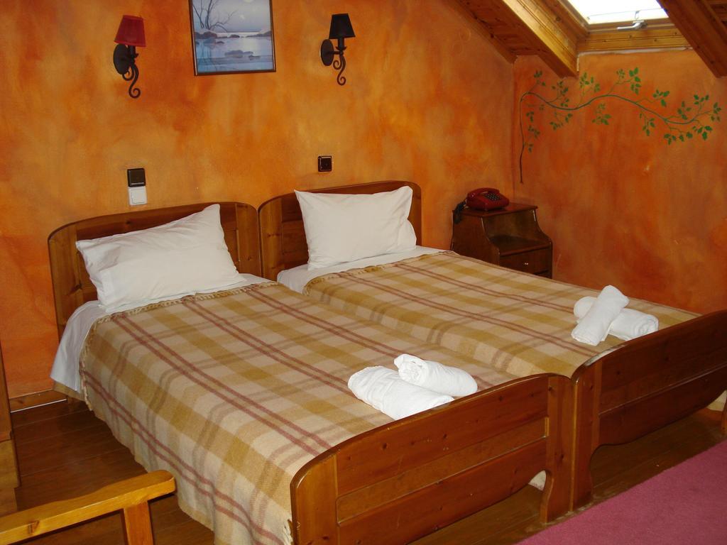 Hotel Koziakas Eláti Quarto foto