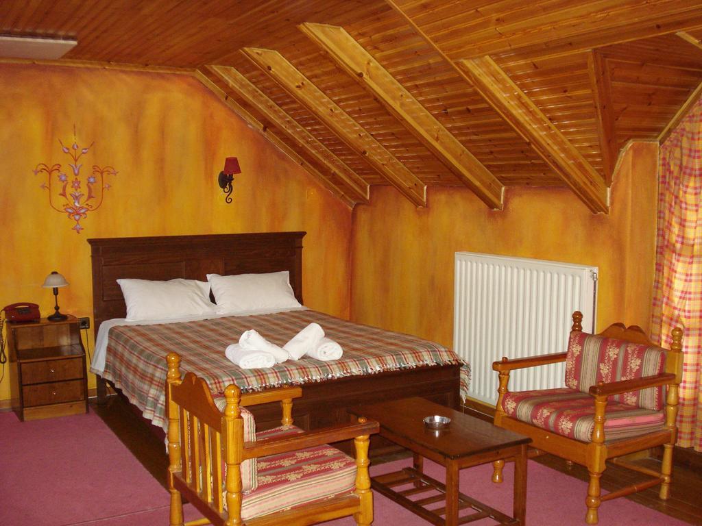 Hotel Koziakas Eláti Quarto foto