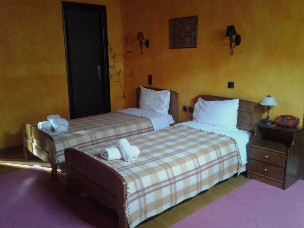 Hotel Koziakas Eláti Quarto foto