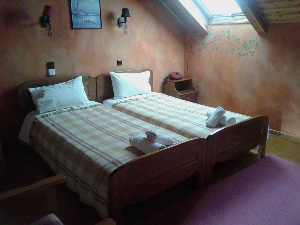 Hotel Koziakas Eláti Quarto foto